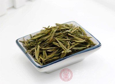 茶葉有抗菌消炎作用，以此二味配制，對(duì)咳嗽痰多、粘而難以咯出者療效較好