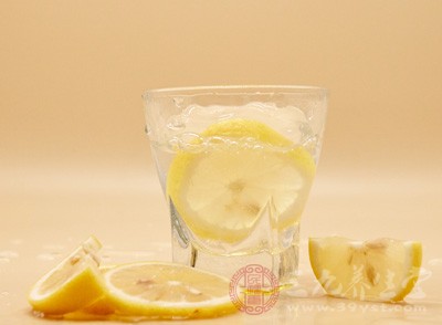 孕妇可以喝柠檬水吗 孕妇喝柠檬水的七大好处