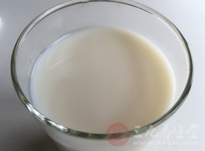 杨梅不宜与牛奶同食