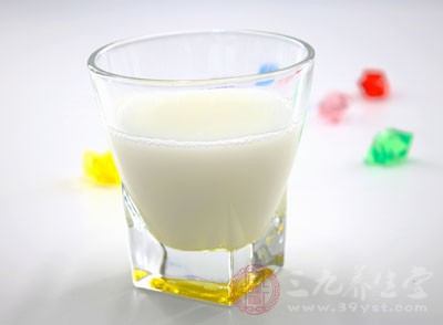 儿童经常喝奶的好处 可以提高视力