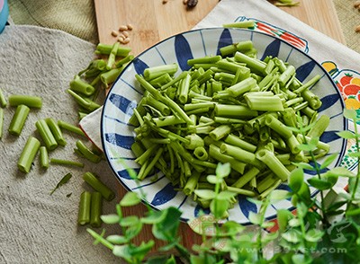 飲食是關(guān)鍵，要合理膳食，才能讓全身心健康運(yùn)轉(zhuǎn)