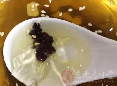 人体经过一夜的新陈代谢,体内水分缺乏 人体经过一夜的新陈代谢,体内水分缺乏