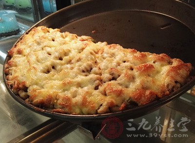 钢丝怎么会出现在披萨饼底里 钢丝怎么会出现在披萨饼底里