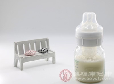 医院产科使用的奶瓶清洗器被错误地连接上了用于洗碗机的洗涤剂 医院产科使用的奶瓶清洗器被错误地连接上了用于洗碗机的洗涤剂