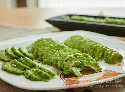 苦瓜含胡萝卜素、尼克酸、抗坏m酸