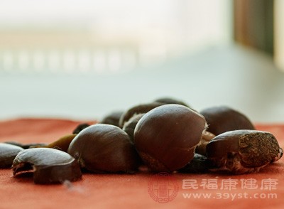 而栗子中则含有草酸