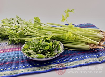 芹菜叶子怎么做好吃 推荐几种芹菜叶的做法