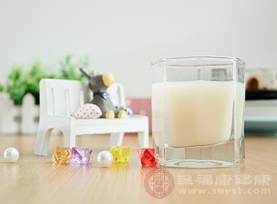 喝豆浆有什么好处 经常喝豆浆可以美白吗