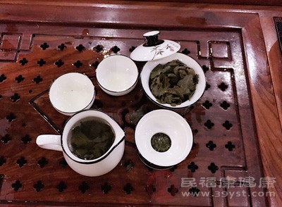 不能和茶叶一起冲泡