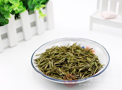 為了使茶葉既美味又易燉爛，我們可以加入茶葉一起燉燉