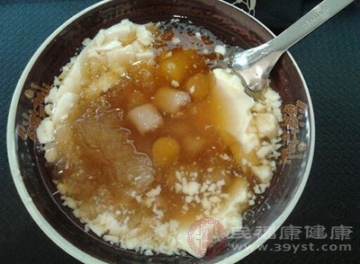 豆腐腦的營養(yǎng)豆腐腦不僅口感香滑，還富含營養(yǎng)元素