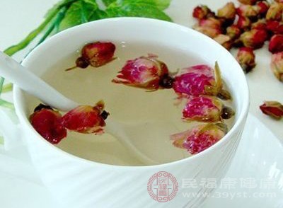 将玫瑰花6克，蚕豆花10克分别洗净