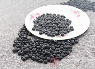 黑豆有哪些功效 怎么吃更营养 