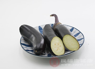 茄子是紫色蔬菜中的精品，具有很高的營養(yǎng)價值