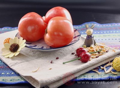西红柿、西兰花、白菜等蔬菜不仅是粗纤维的良好来源