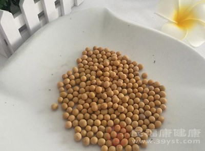 常見含鈣豐富的食物有豆類、豆制品、奶類、水產(chǎn)品等