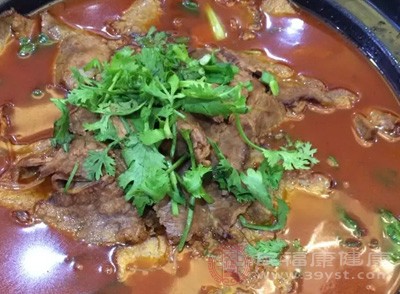 少吃肥肉、蛋黃、動(dòng)物內(nèi)臟，以防內(nèi)分泌紊亂