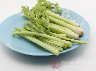 蘿卜纓以及芹菜等過于涼性的菜肴