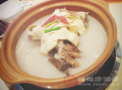 鴿子雞肉養(yǎng)腎湯