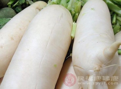 白蘿卜營養(yǎng)豐富，性味甘、辛、平