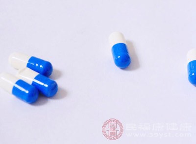 可促進(jìn)蛋白合成和減少肌酸排泄，這是皮肌炎的治療方法之一