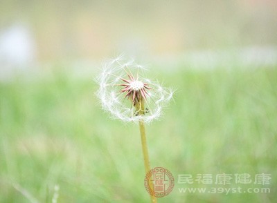 清明时节，我国大部分地区春回大地，天清地明，气候转暖，万物复苏，正是春耕春种的佳时机，田间地头到处是农民忙碌的身影