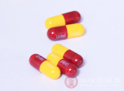 UCTD患者的临床表现常较轻,一般以对症治疗为主