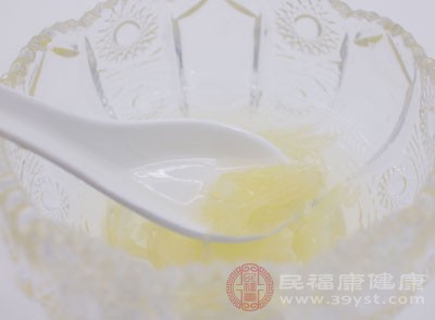 優(yōu)質(zhì)蜂蜜在室溫下放置數(shù)年不會(huì)腐敗