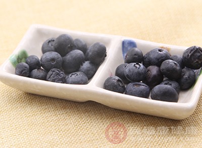 蓝莓属于一种含维生素C的酸性水果