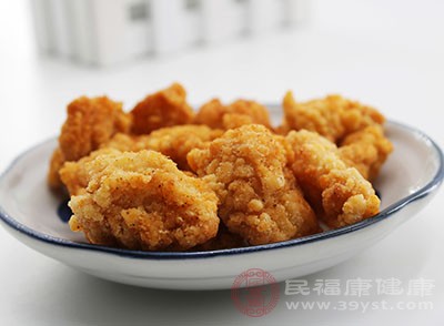 炸鸡块属于高脂肪食物