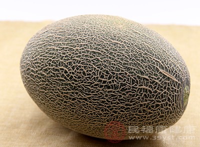 哈密瓜中的铁含量比鸡肉高近3倍