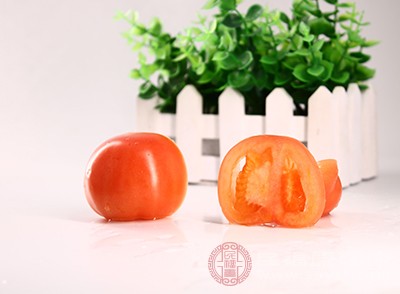 西红柿中含有的番茄素具有很强的抗氧化作用