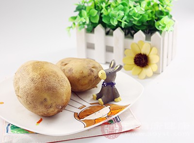 土豆当中含有一种龙葵素的物质