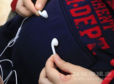 定期用耳机听音乐 定期用耳机听音乐