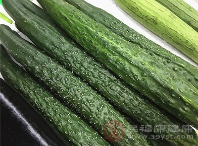 蛋黃、蔬菜、燕麥等粗糧，以提高體內(nèi)Vb族含量