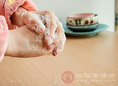 想要预防手足口病，第一要素就是勤洗手