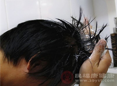 频繁的洗发也会引起掉发