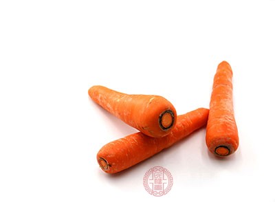 胡萝卜含有很丰富的植物纤维