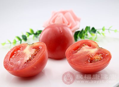 番茄几乎全由水造，食之饱肚