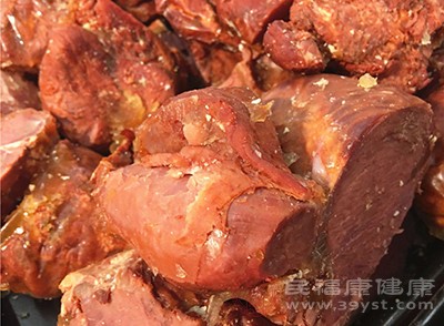 材料：牛肉400克、杭椒