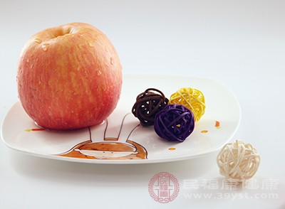 苹果中含有丰富的膳食纤维