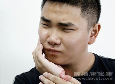 智齿疼可以采用冰敷的方式止痛