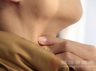 男人喉咙痛是怎么回事 可能是这些疾病引起