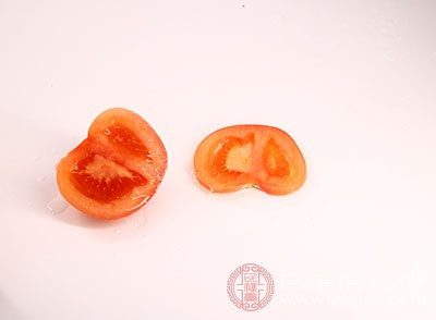 西红柿中含有丰富的有机酸
