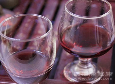 红酒中的酒精含量不是特别的高