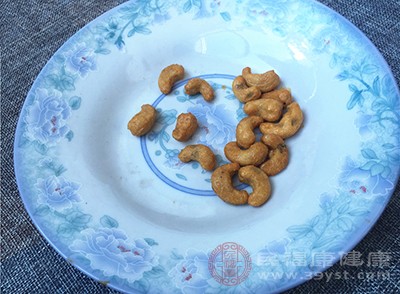 坚果补脑 专家称每日摄入或将提升认知功能