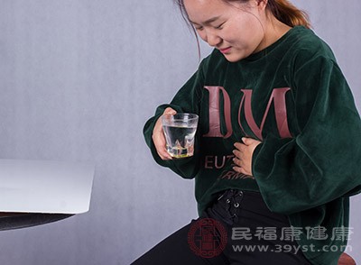 嗳酸在胃溃疡的症状中属于比较多见的