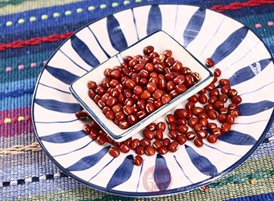 红豆可增加肠胃蠕动，减少便秘