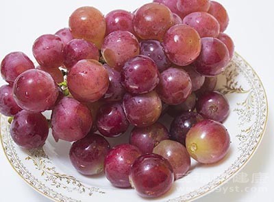 葡萄的好处 经常吃这种水果身体不疲劳