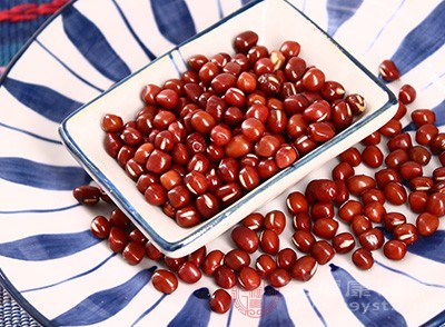 红豆具有非常有效地补血功能，这是大家经常都会用到的一种